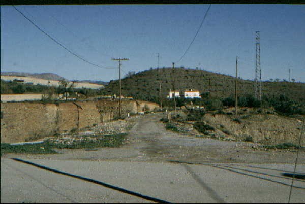 Level crossing at Los Zoilas (hamlet, no station)