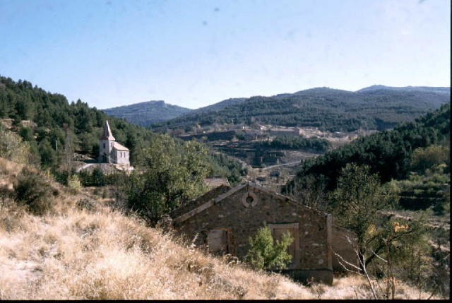 Santa Barbara Hermitage, Rascador in background